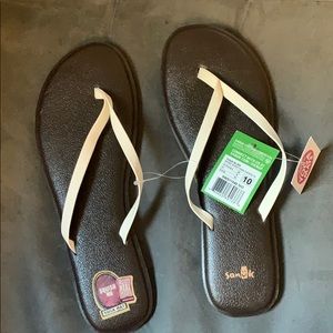 Sanuk Flip Flops